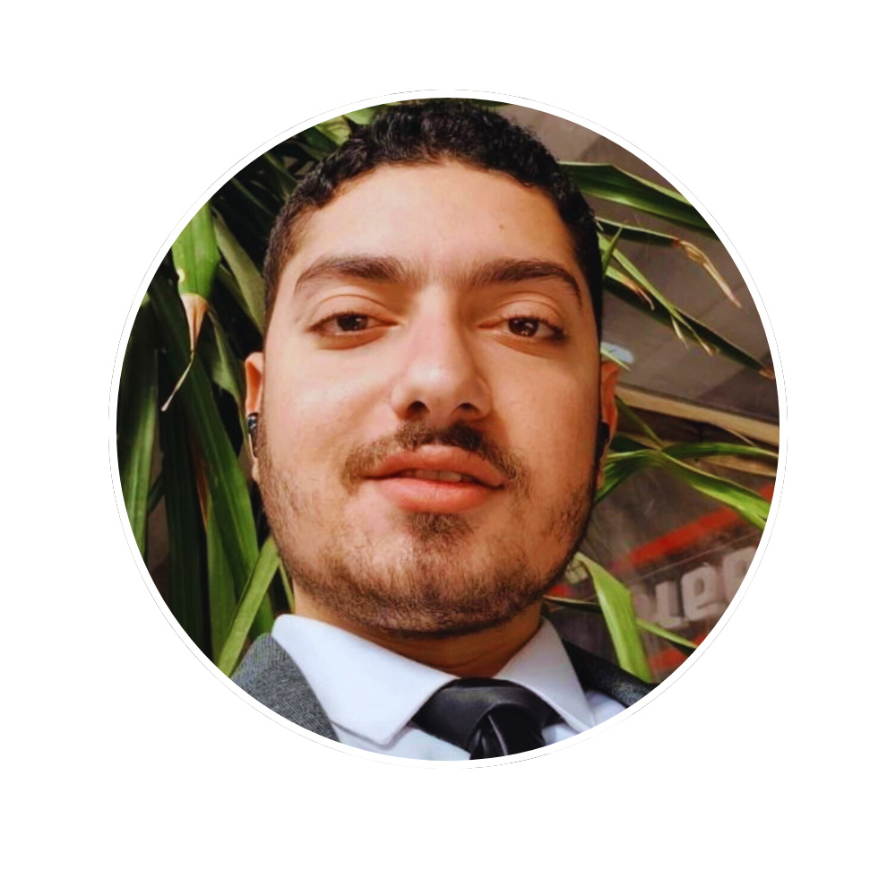 أحد معلمي صفوة المعلمات